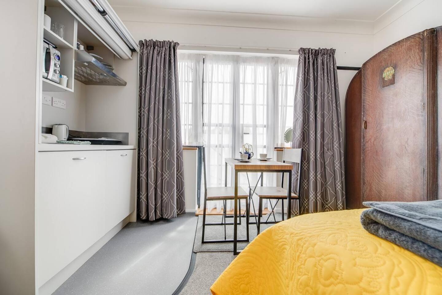 Ferryman Apartments By Places To Be ポーツマス エクステリア 写真