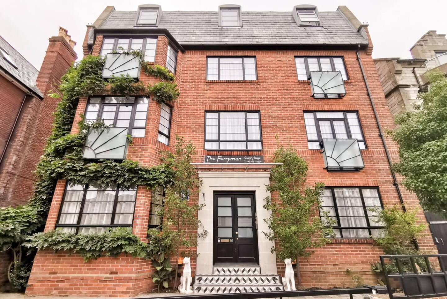 Ferryman Apartments By Places To Be ポーツマス エクステリア 写真